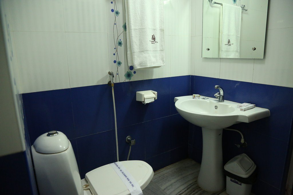 Фото Sri Aarvee Hotels