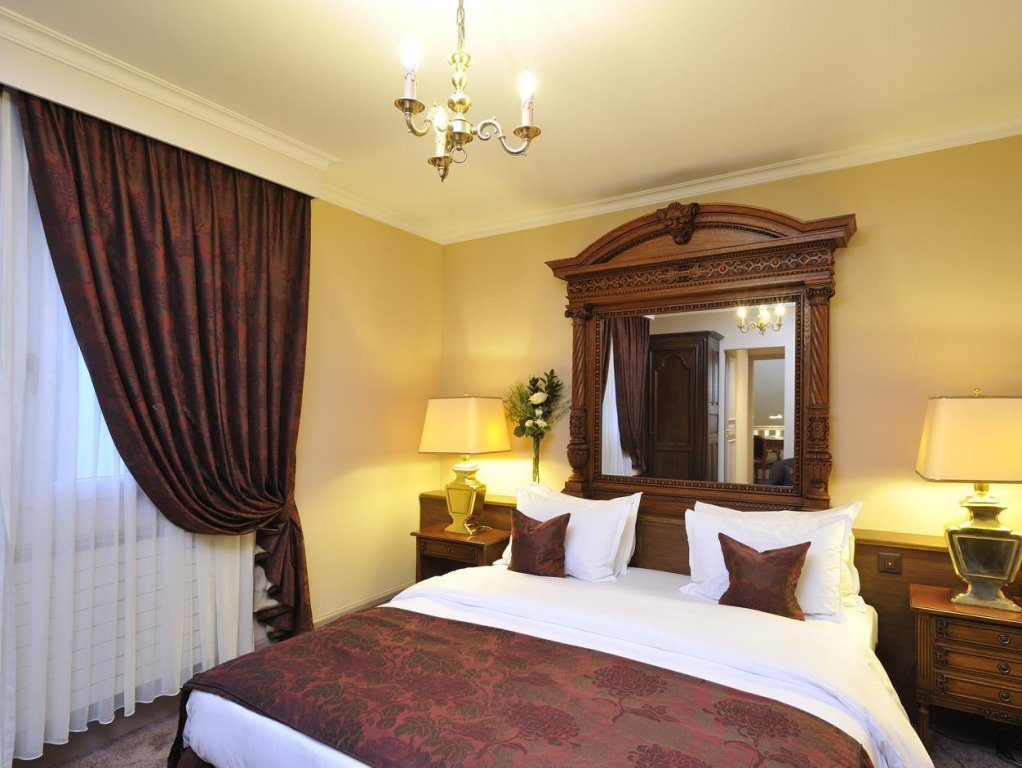 Фото Hôtel de La Cigogne