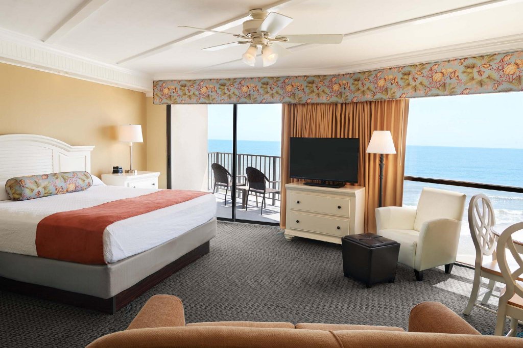 Фото The Oceanfront Litchfield Inn