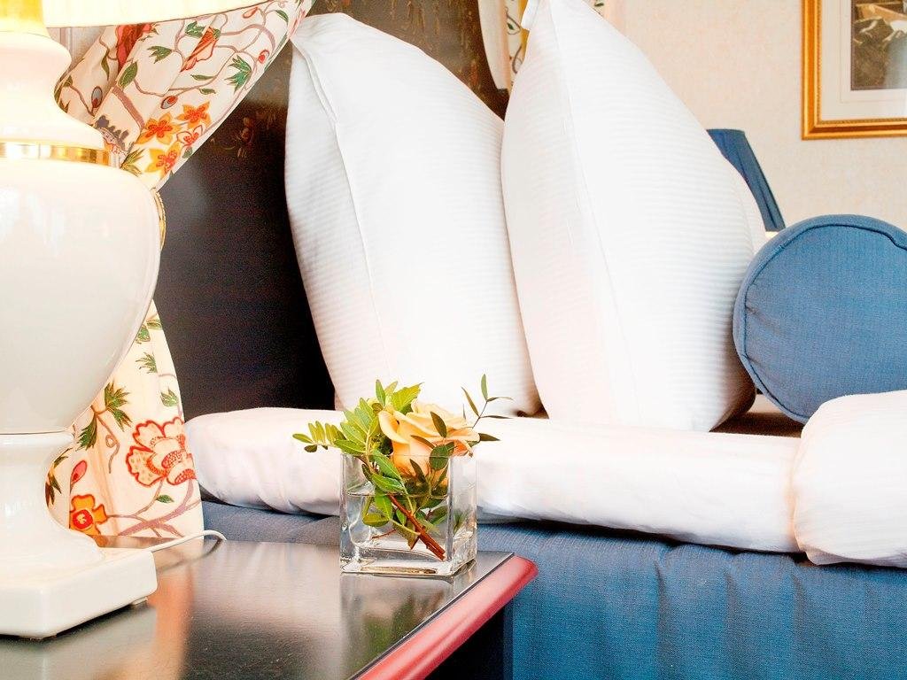 Фото Carlton Ambassador Hotel