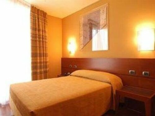 Гостиница Hotel Rossini Al Teatro в Империи