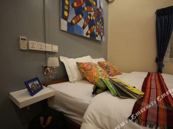 Фото 15th Street at Downtown Yangon