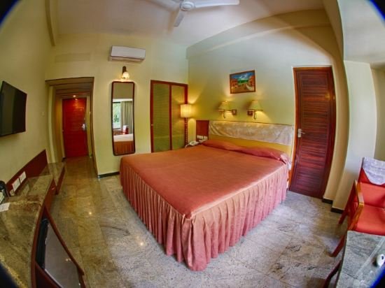 Фото Hotel Parisutham