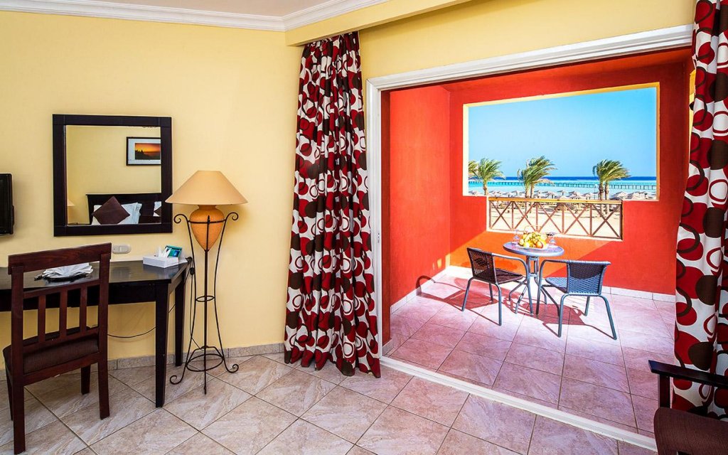 Фото Royal Tulip Beach Resort - All Inclusive
