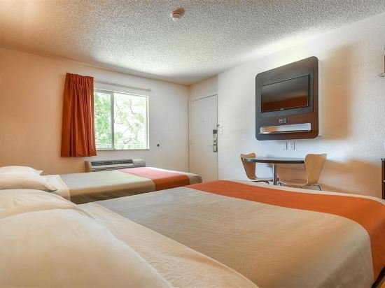 Фото Motel 6 San Diego, Ca - North