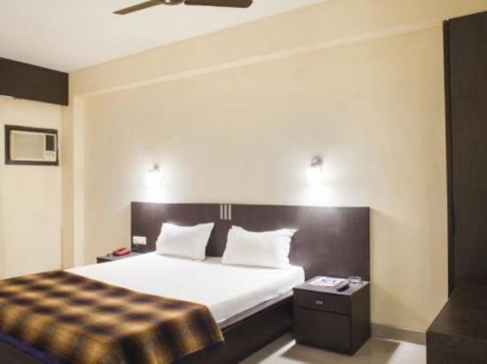 Фото Oyo 9182 Kings Crown Hotel