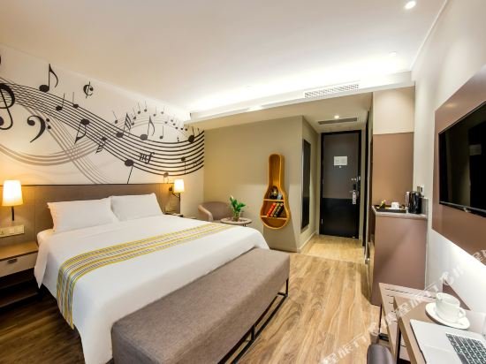 Фото Homeinn Plus Hotel Shanghai Bund Jinling East Road