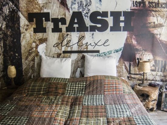 Фото Hotel Trash Deluxe