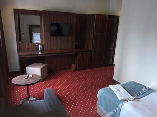 Фото Отель Legend Business