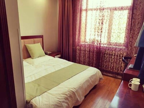 Гостиница GreenTree Alliance Hulunbeier Zhalantun Railway Station Hotel в Чжаланьтуни