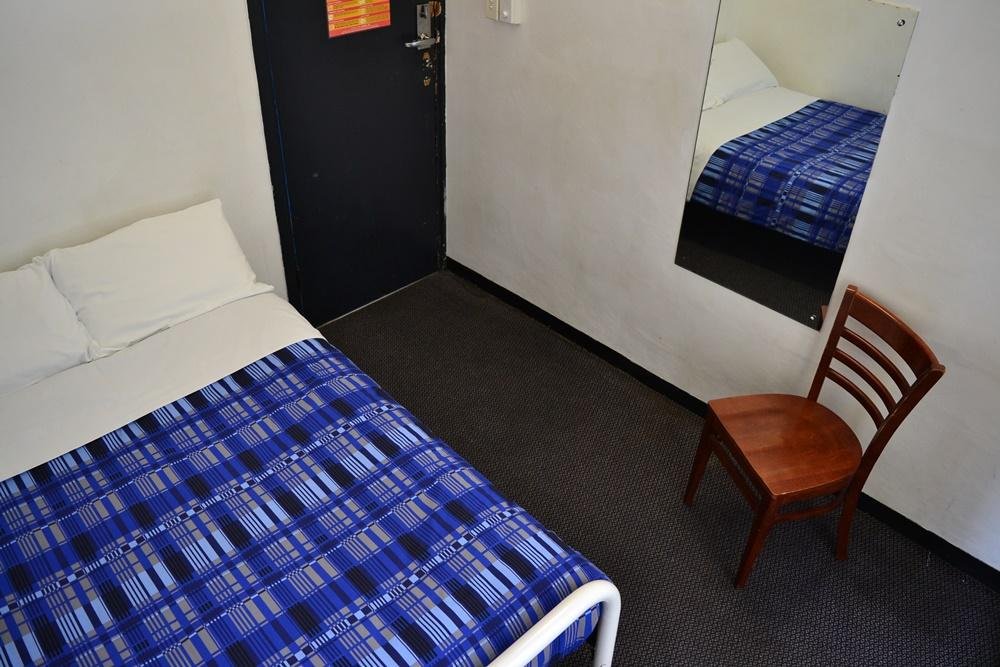 Фото Maze Backpackers