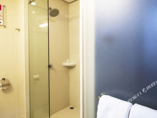 Фото Red Planet Manila Aseana City