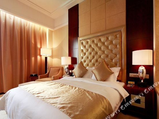 Фото Yuexiu Hotel Guangzhou, Curio Collection by Hilton