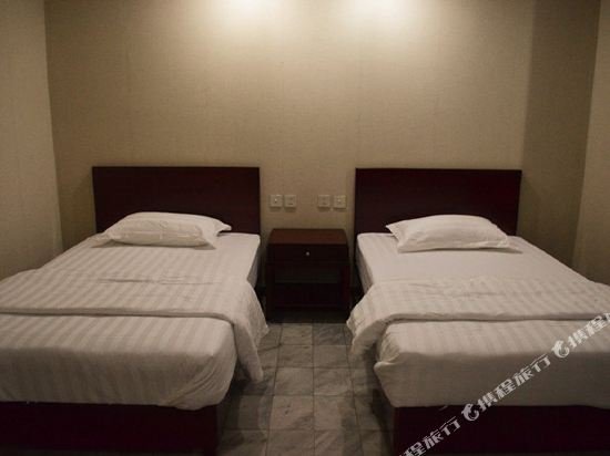 Фото Hotel Mustika Senen