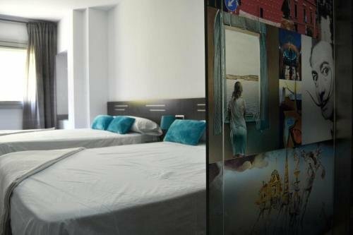 Гостиница Bed & Breakfast 10 Girona в Жироне