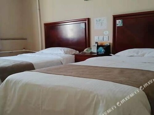 Гостиница GreenTree Inn Qinhuangdao Olympic Center Express в Циньхуандао
