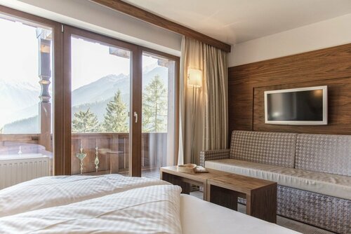 Внешний вид отеля Ferienhotel Aussicht в Финкенберге, фото 2