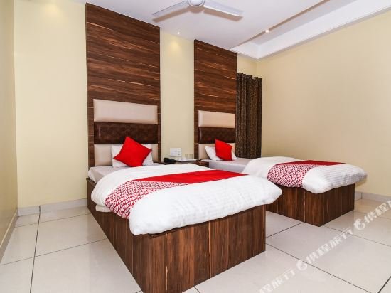 Фото Oyo 23571 Jai Bhawani