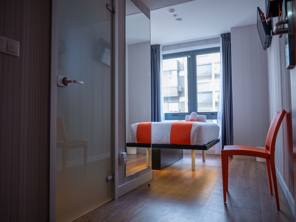 Фото EasyHotel Lisbon