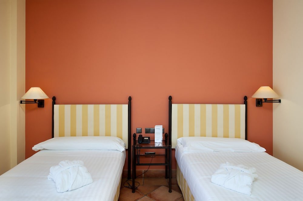 Фото Torremirona Golf & SPA Resort