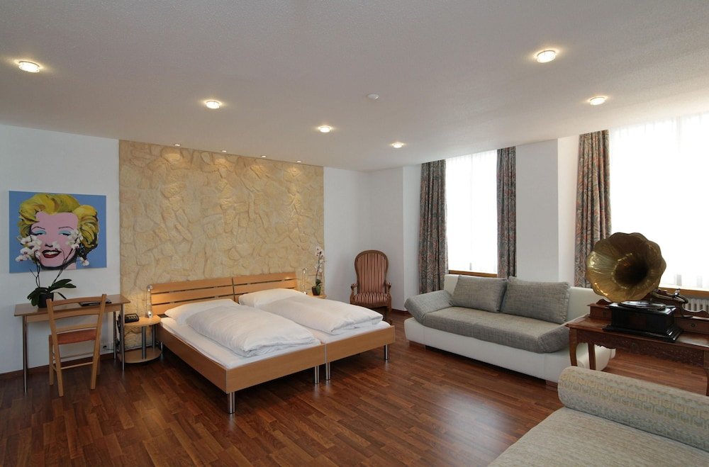 Фото Hotel Roter Turm