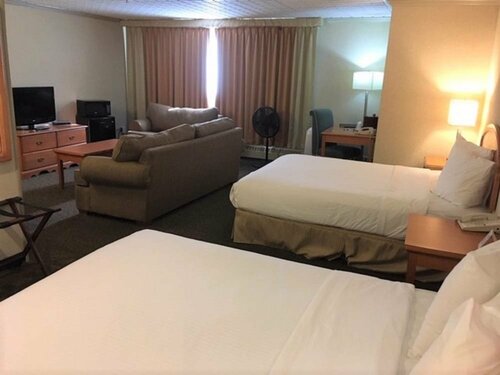 Гостиница Sternwheeler Hotel and Conference Centre в Уайтхорс