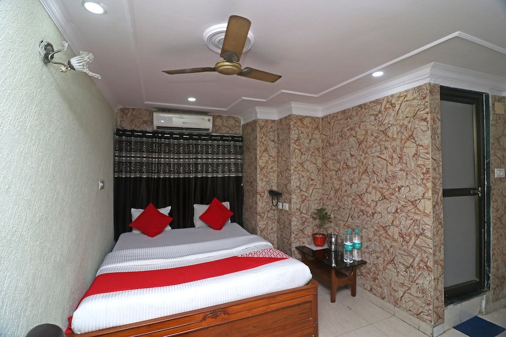 Фото Oyo 16209 Hotel Ambar Palace