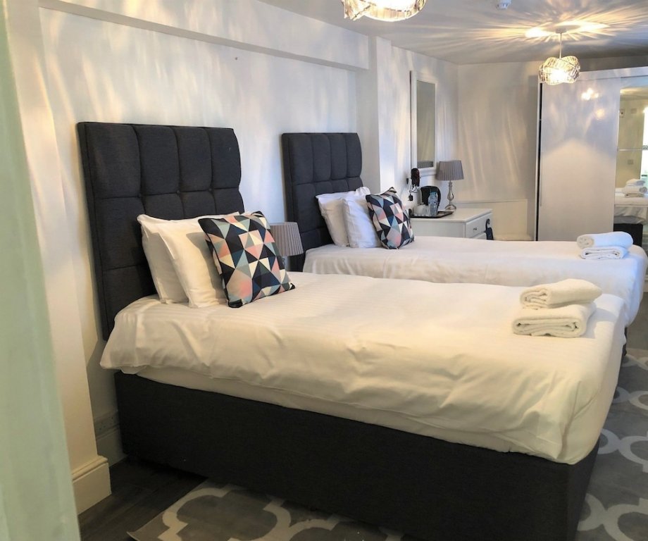 Фото Bexley Village Hotel