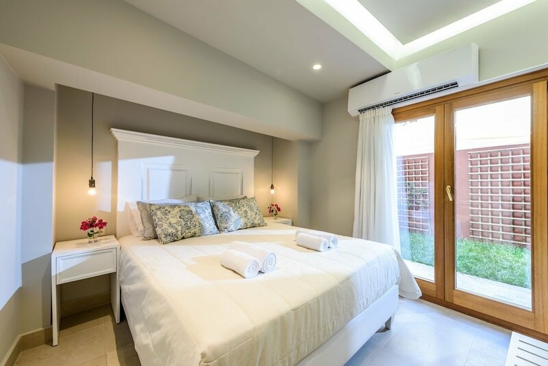 Гостиница Candia Suites & Rooms в Ираклионе
