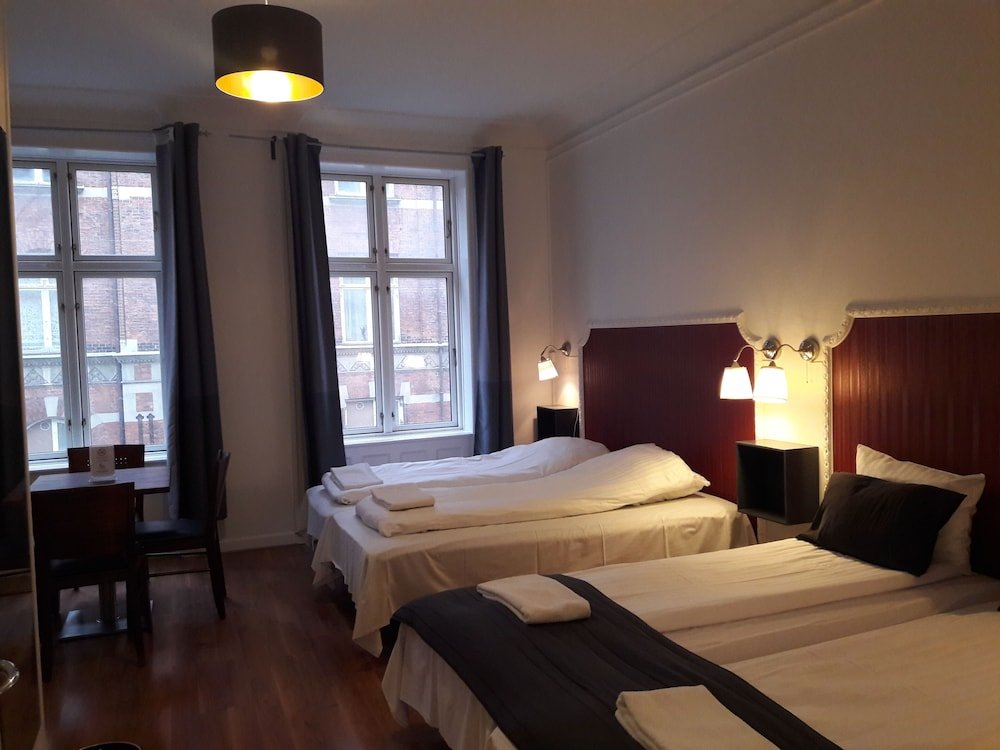 Фото отеля 1