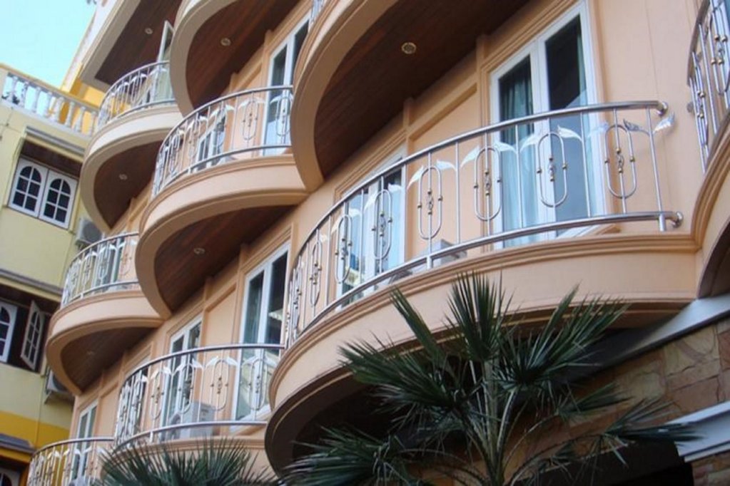 Фото отеля 2