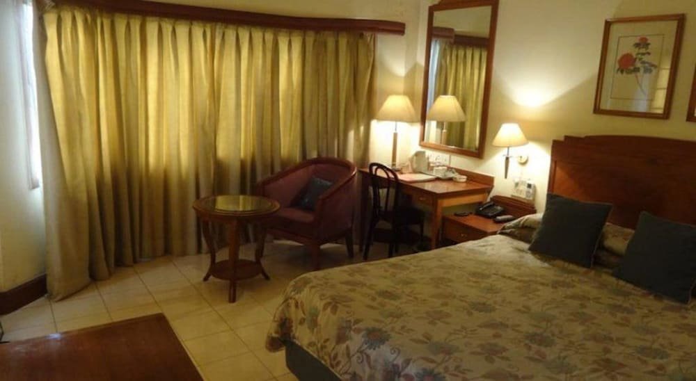 Фото Nirula's Hotel