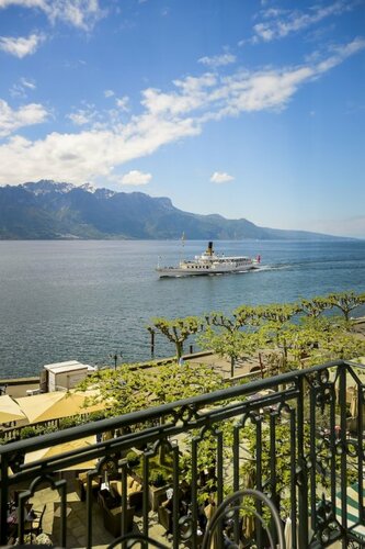 Внешний вид отеля Hotel Des Trois Couronnes в Веве, фото 3