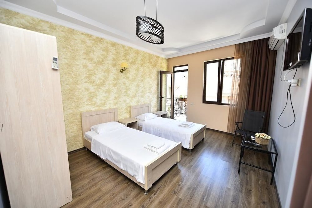 Фото Paliashvili