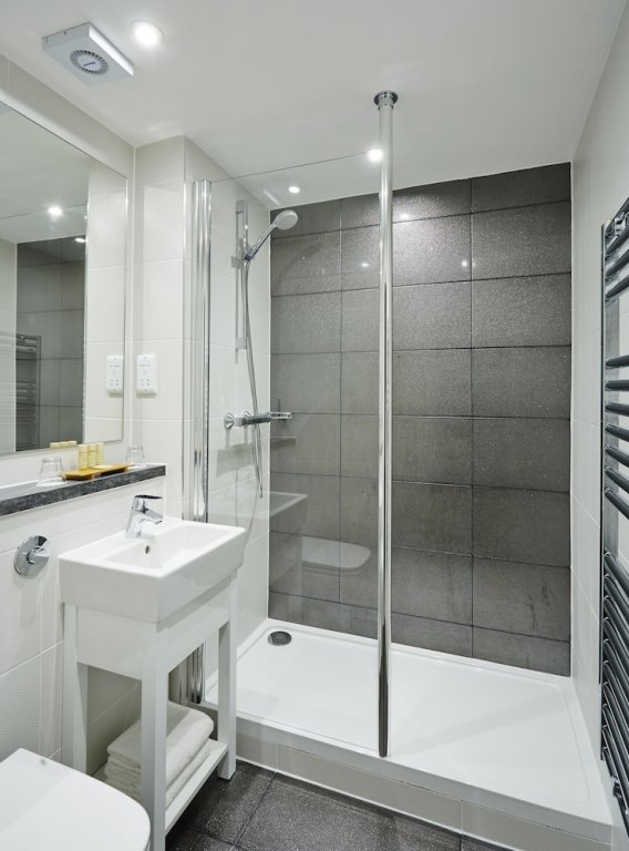 Фото The Bromley Court Hotel