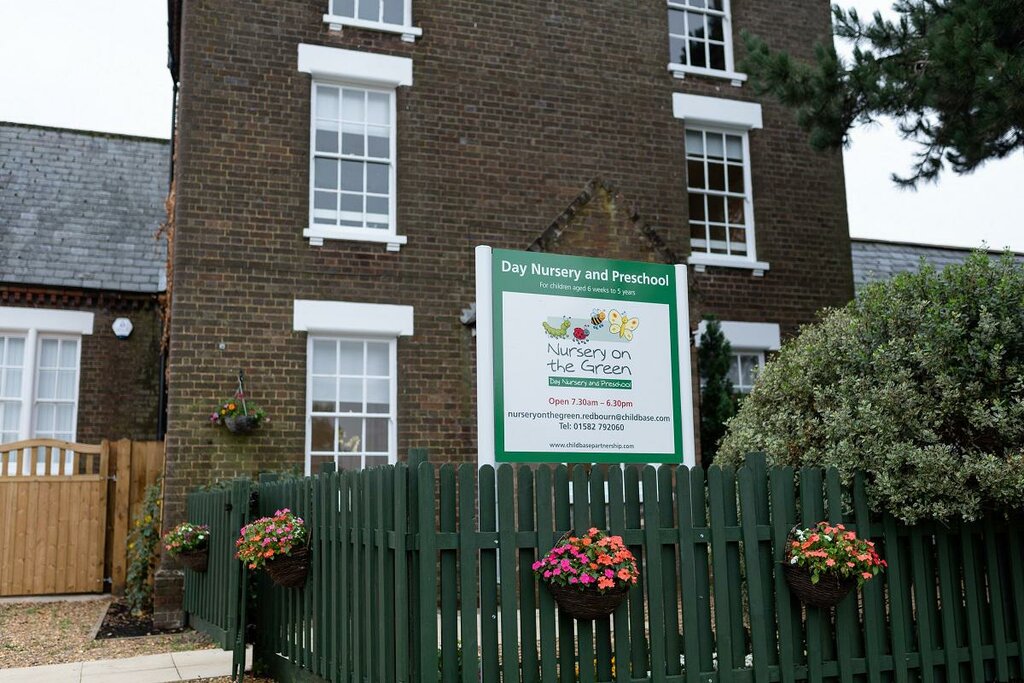 School Nursery on the Green, Hertfordshire County, photo