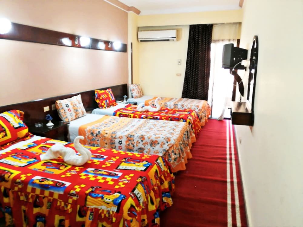 Фото Shady Hotel