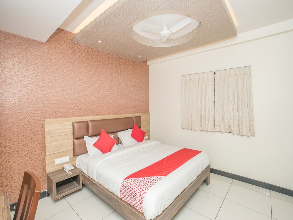 Фото Capital O 15403 Krishna Vaibhava