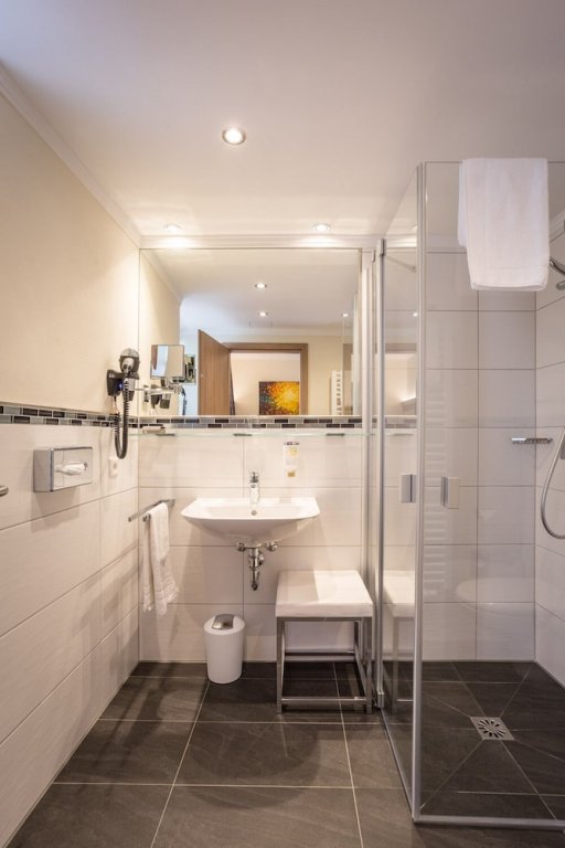 Фото Hotel - Gasthof Höttl