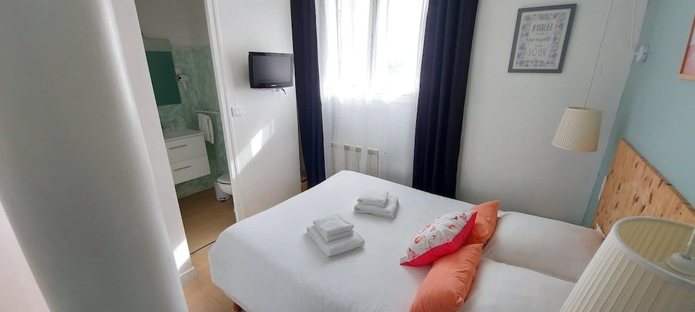 Фото Hotel La Croisette & Restaurant Bistrot Gantier