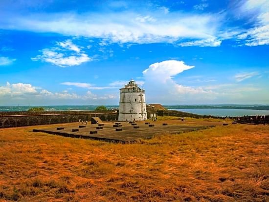 Фото SinQ Party Hotel