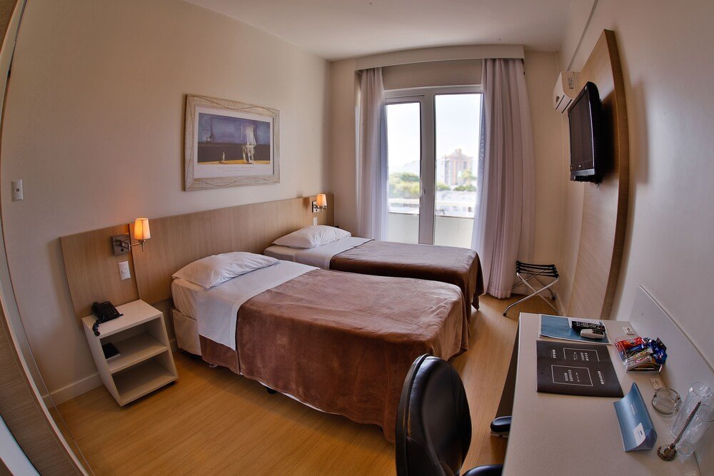 Фото Charrua Hotel