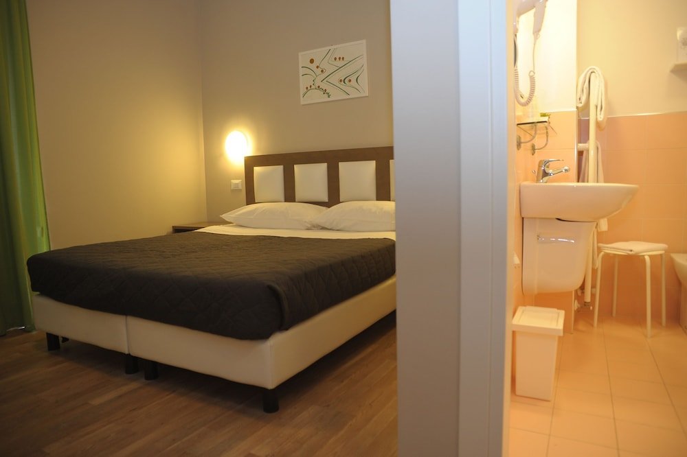 Фото Gg8 Restaurant & Hotel