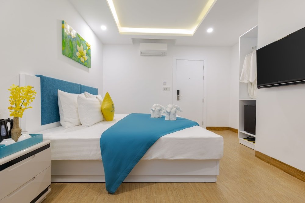 Фото Lyn's Hotel & Apartment