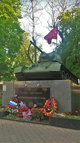 Teknoloji anıtı Танк Т-34 - памятник освободителям Симферополя, Simferopol (Akmescit), foto