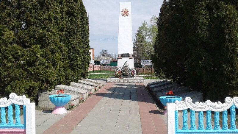 Памятник, мемориал Женщина-воин, Липецкая область, фото