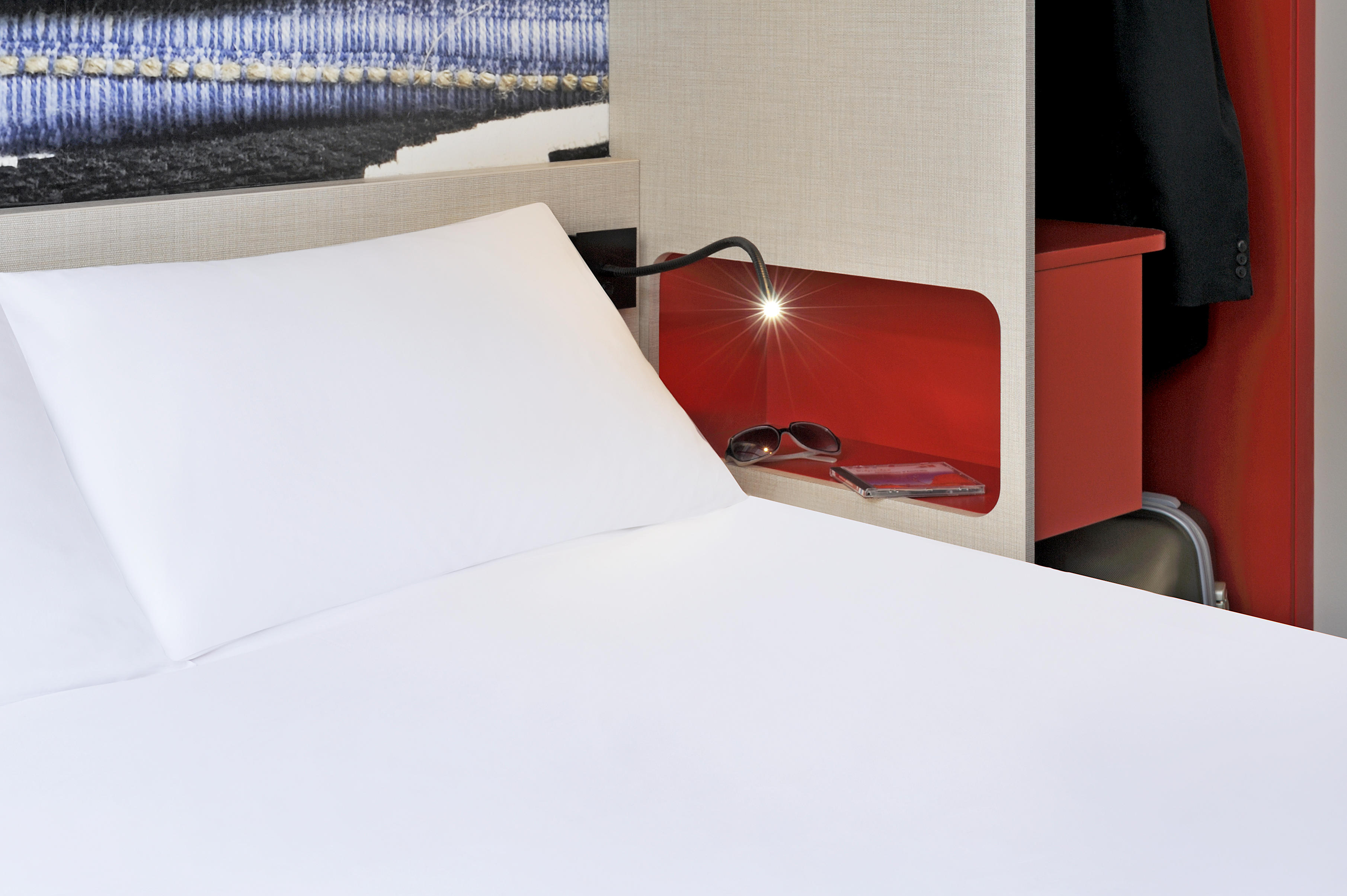 Фото ibis Styles Lille Centre Grand Place