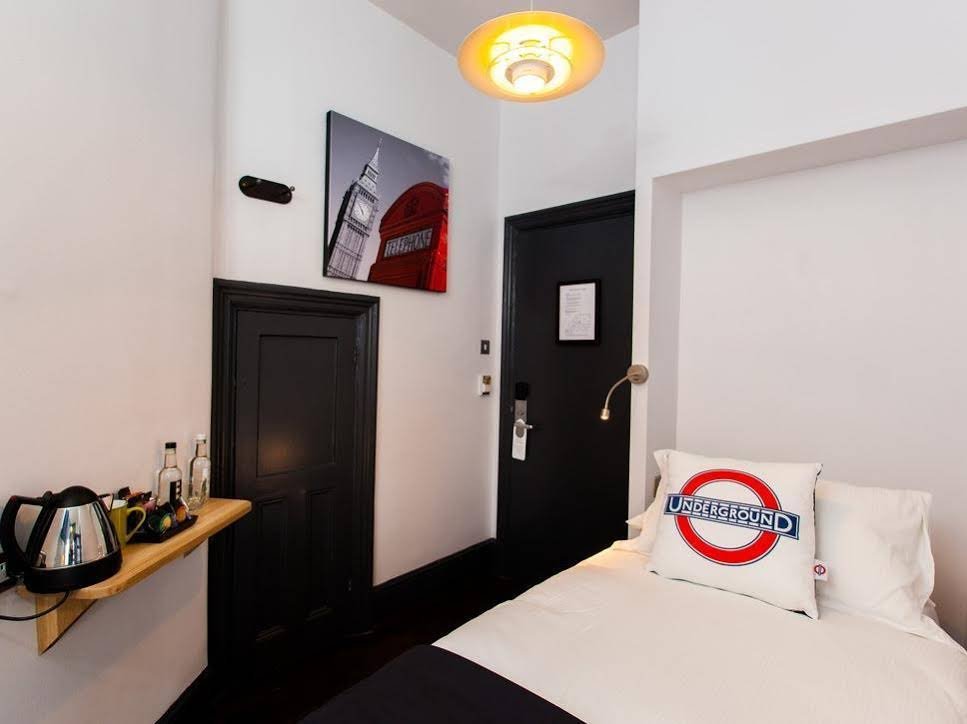 Фото The Wellington Hotel