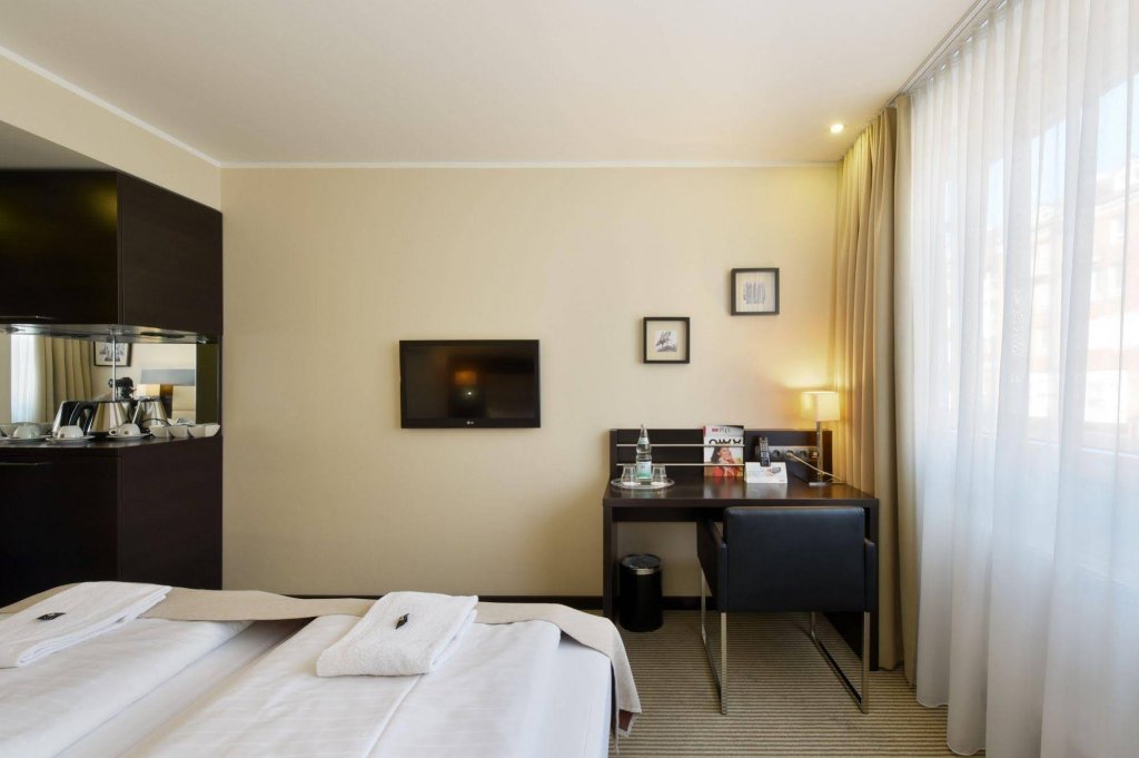 Фото Zi Hotel & Lounge