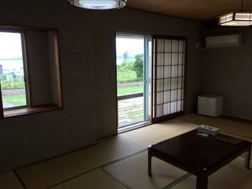 Фото J-Hoppers Lake Biwa Guesthouse